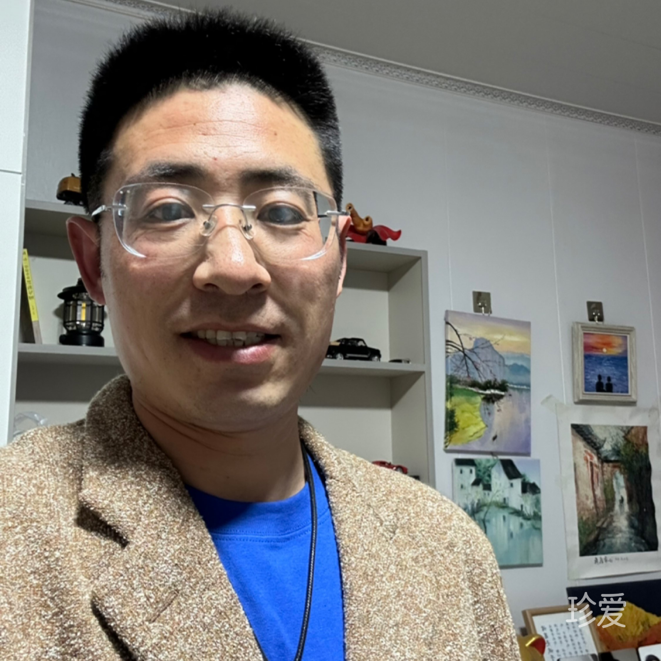 标签统一贴左上角