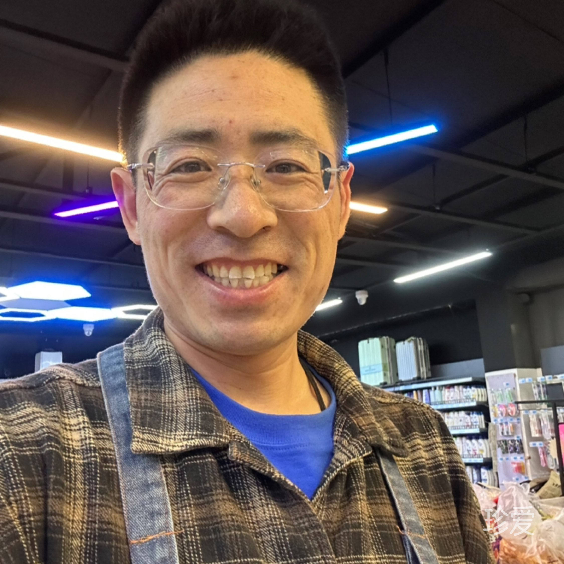 标签统一贴左上角