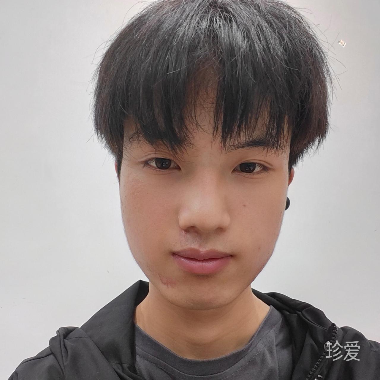 成熟自信豁达开朗