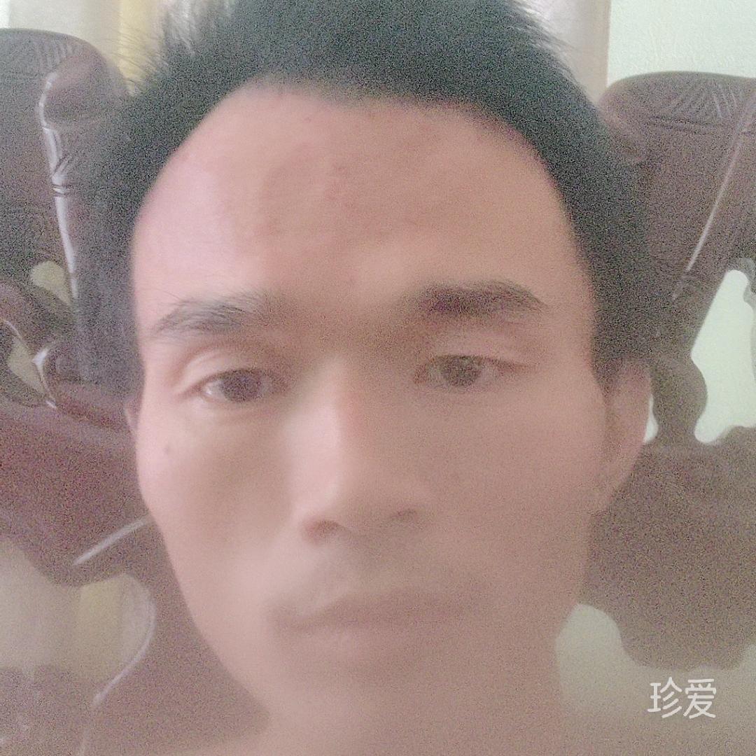 李展龙