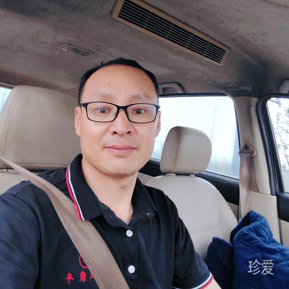 斜阳光下