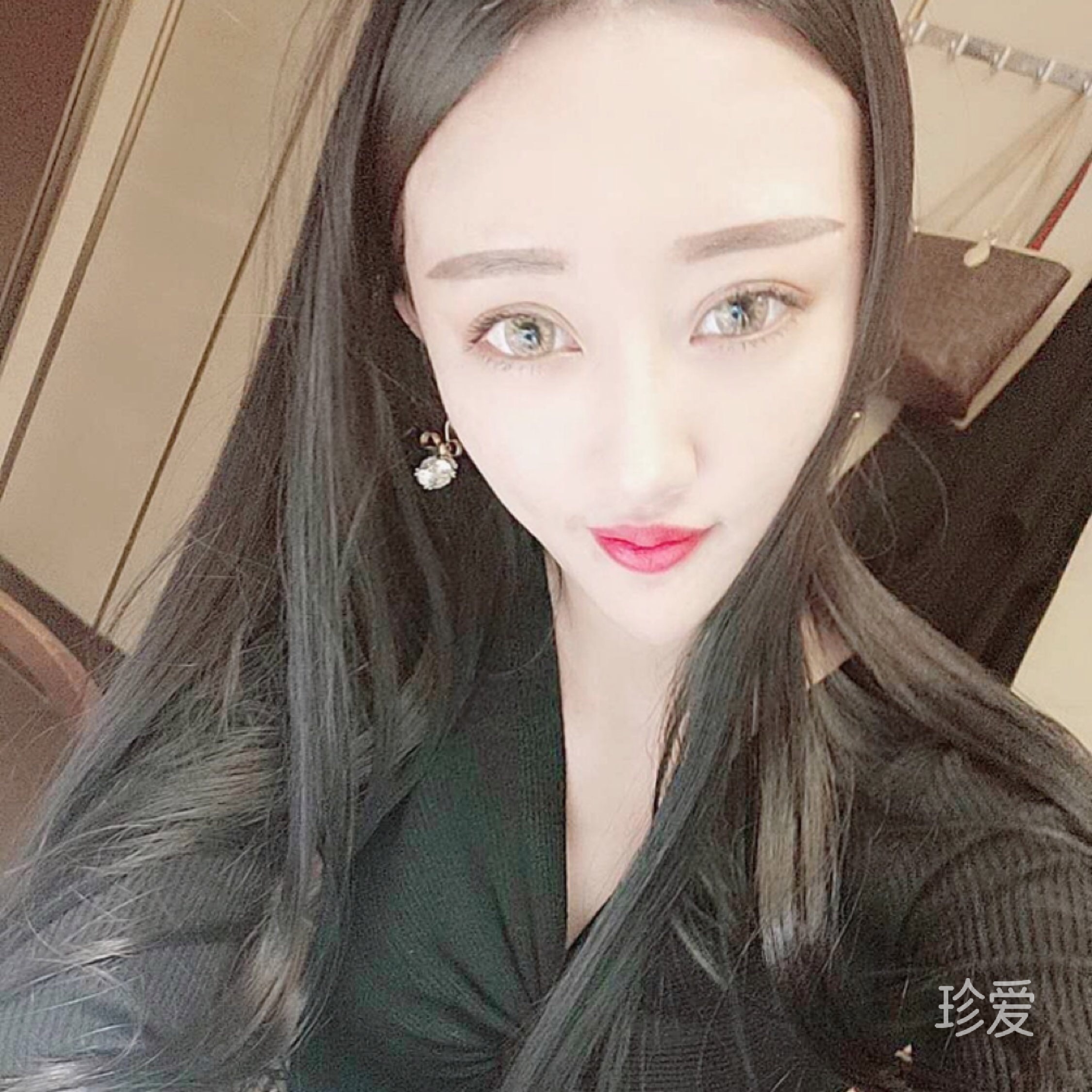 莹莹