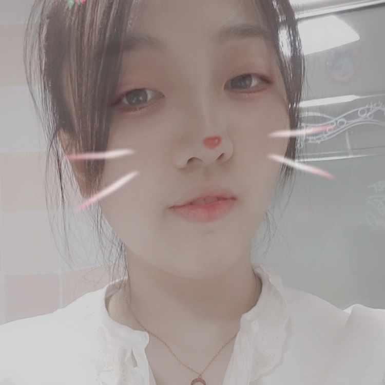 櫻花樹下嗯落葉