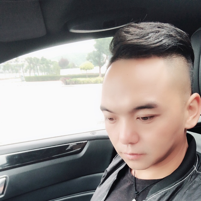 那么刺眼的深紅色