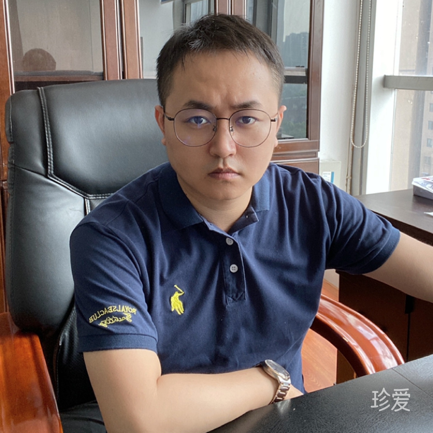 哈哈镜里笑哈哈