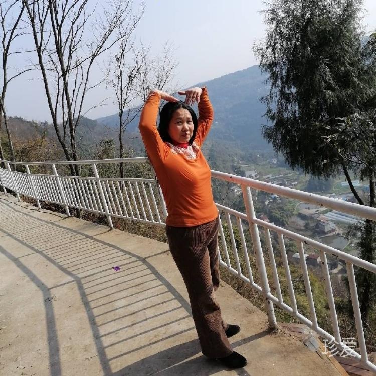 張?jiān)?></a></div> <div   id=