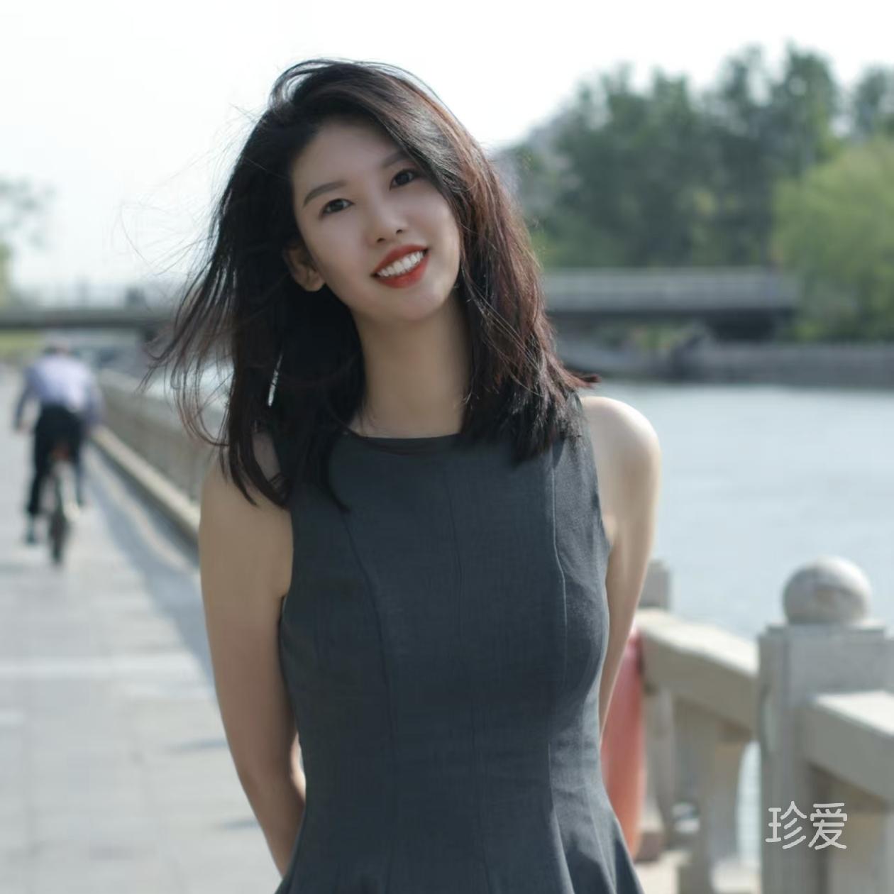 柒月