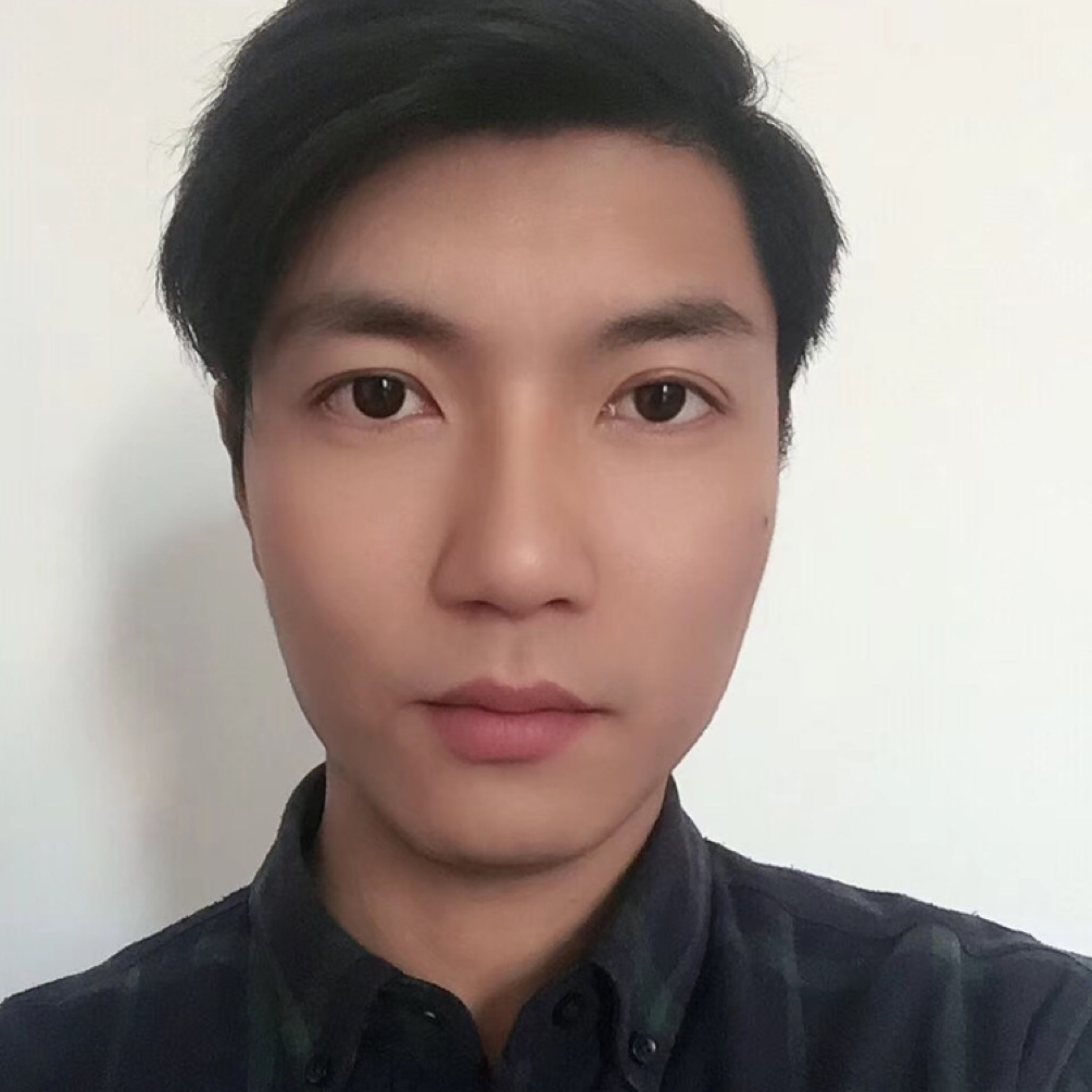 陽(yáng)光中的大男孩