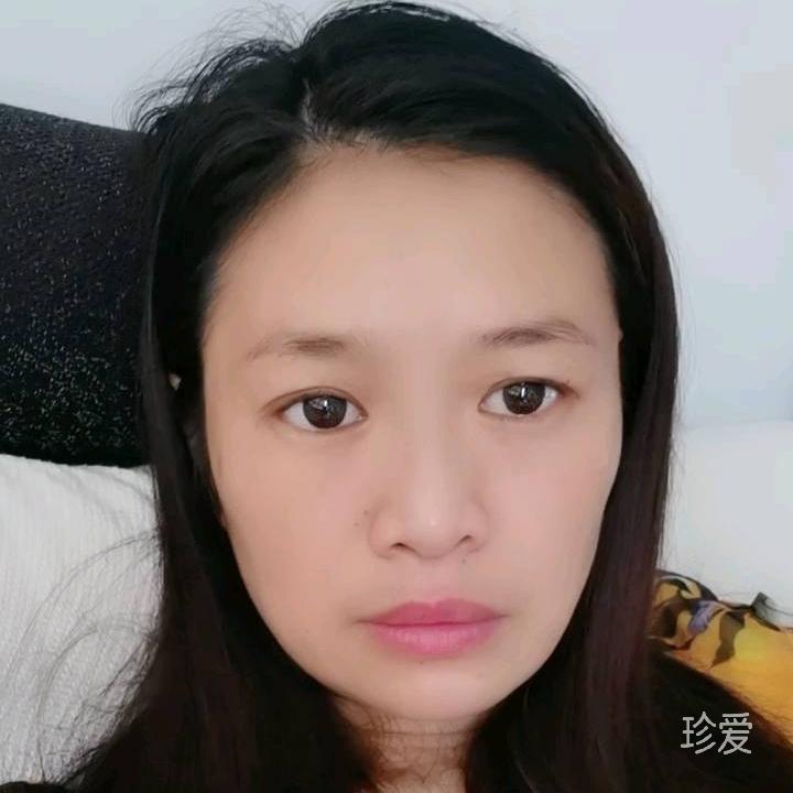 嫣然一笑