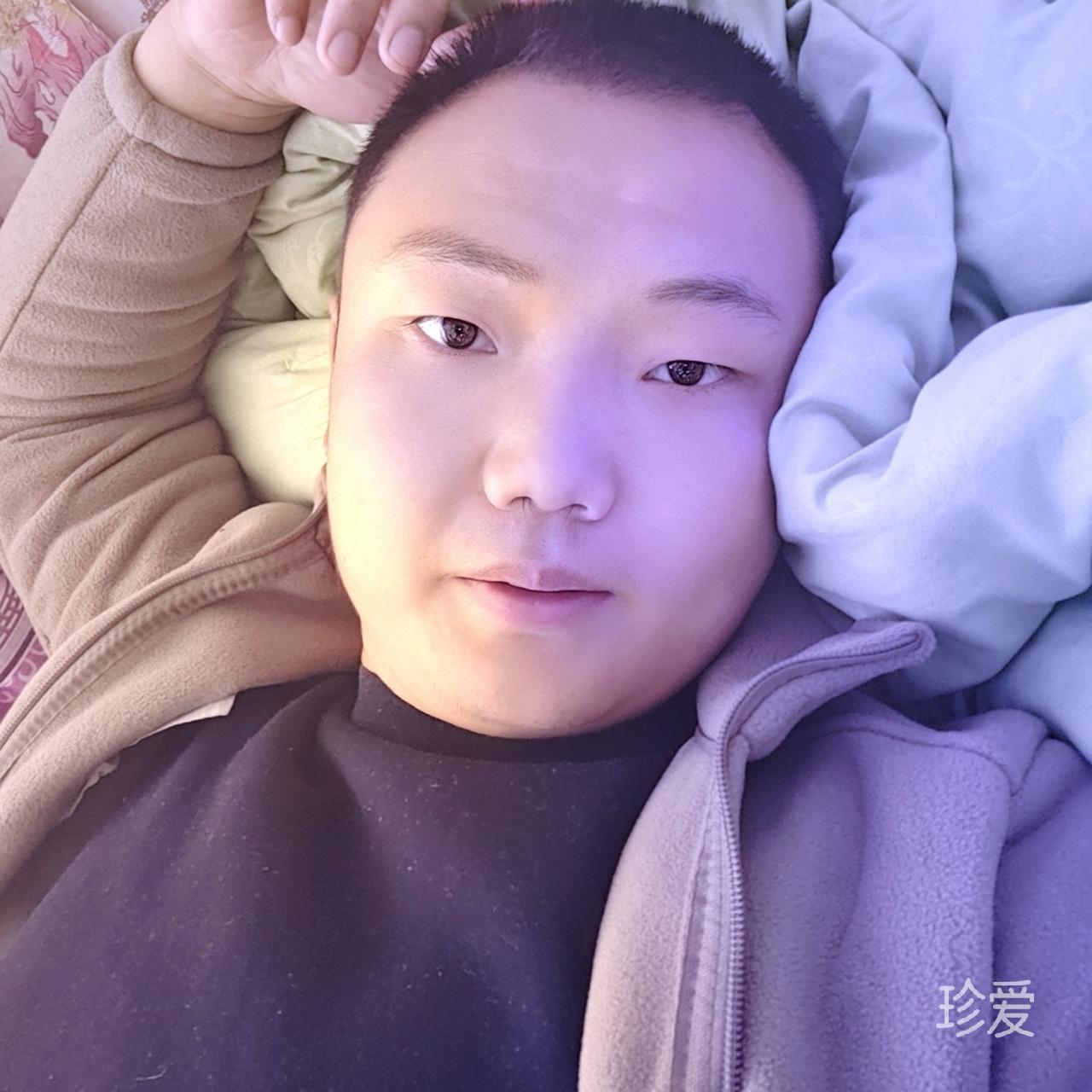 深蓝色