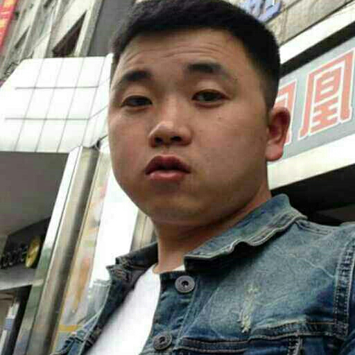 照亮夜晚的螢火蟲