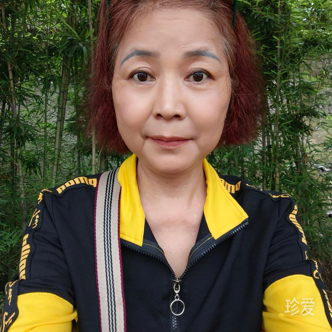 水邊的阿迪麗娜