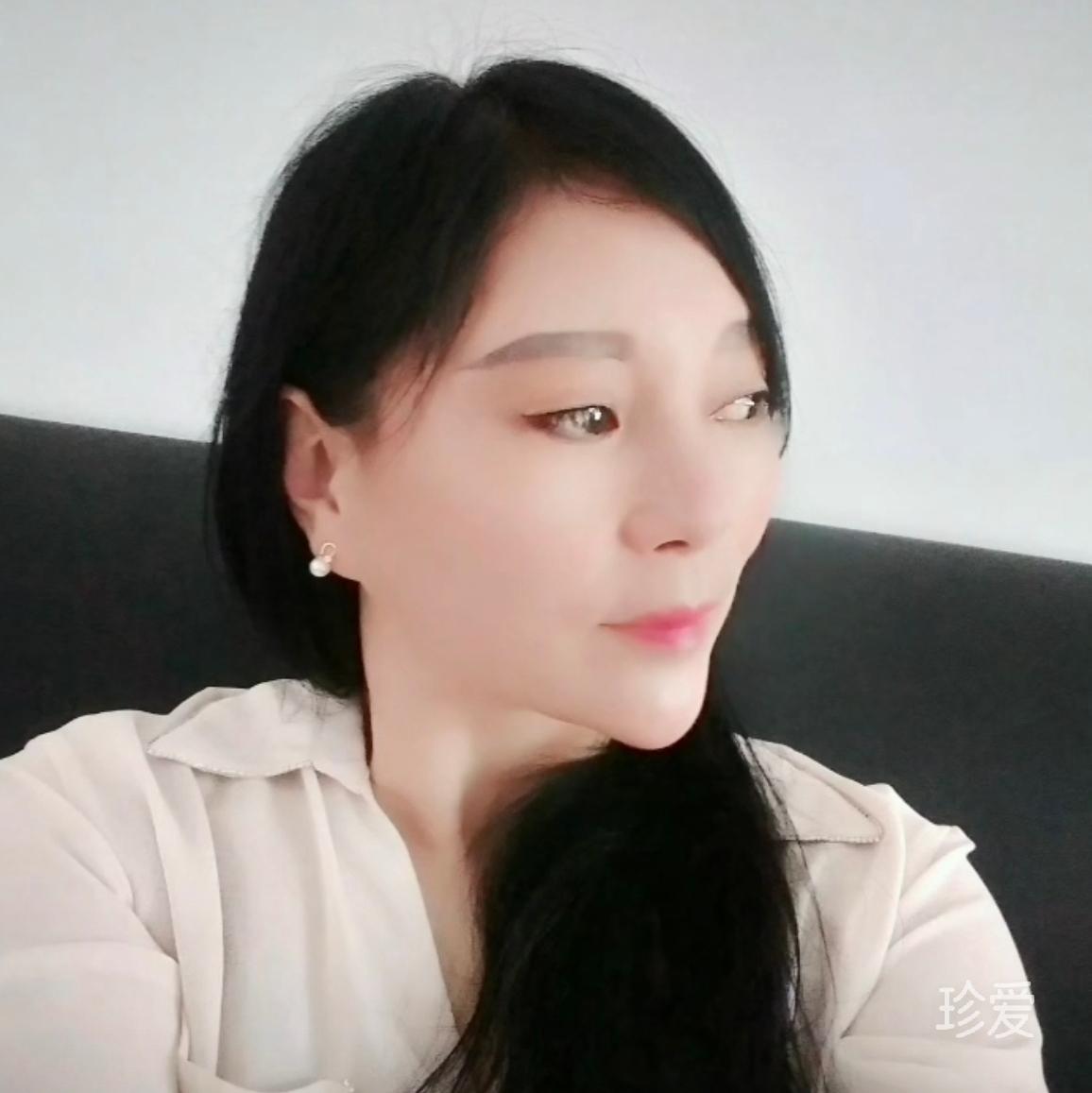清衣挽素