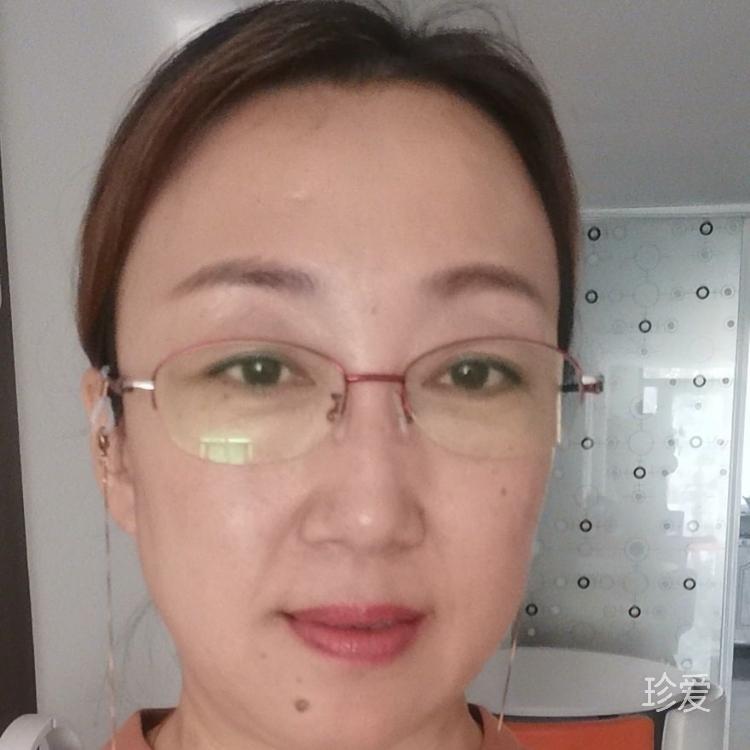 有風(fēng)吹過指尖微涼