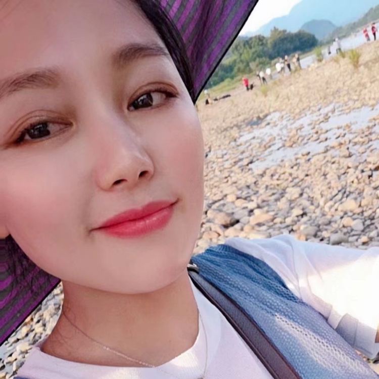 天馬行空的的女子