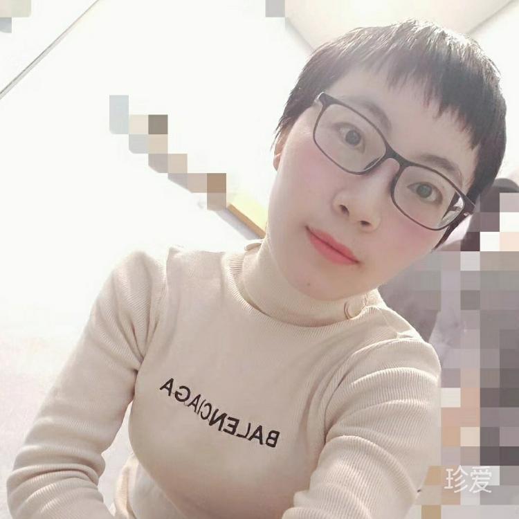 伊人笑汐