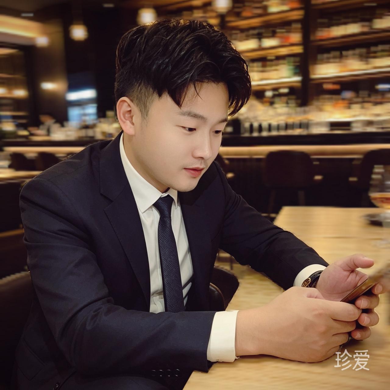 一只小鸟