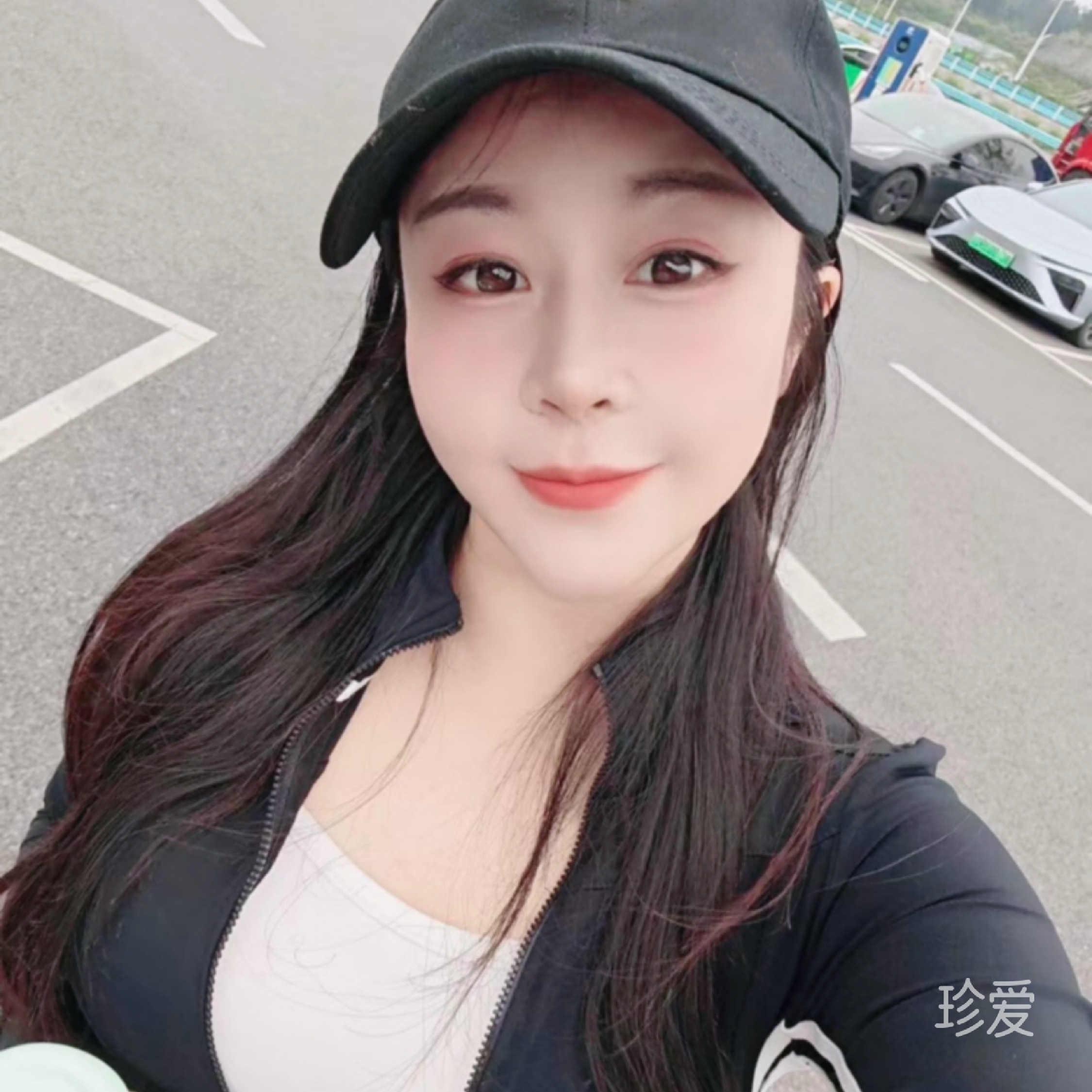 爱漂亮的樱桃女士