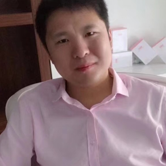 找個個子瘦小的