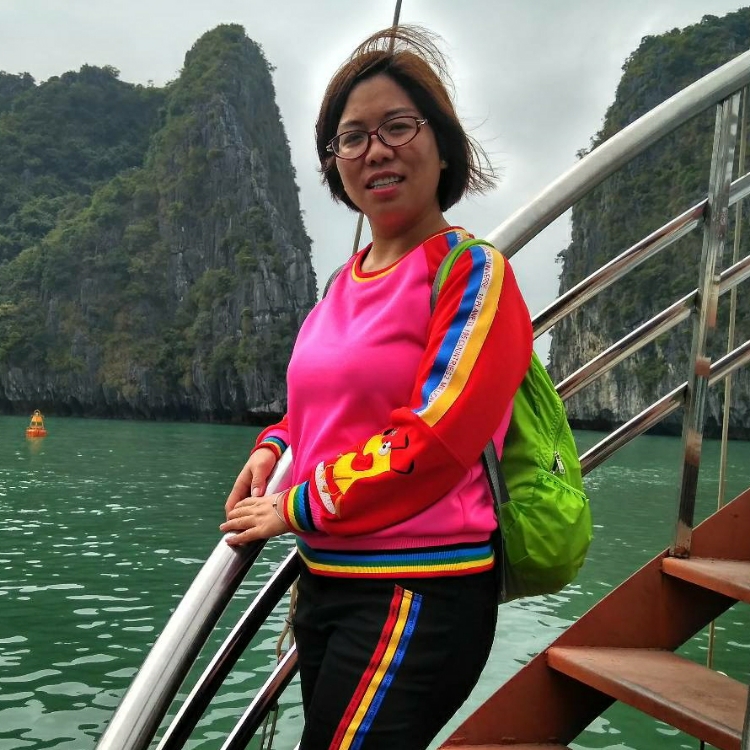 傳統(tǒng)純真的女人