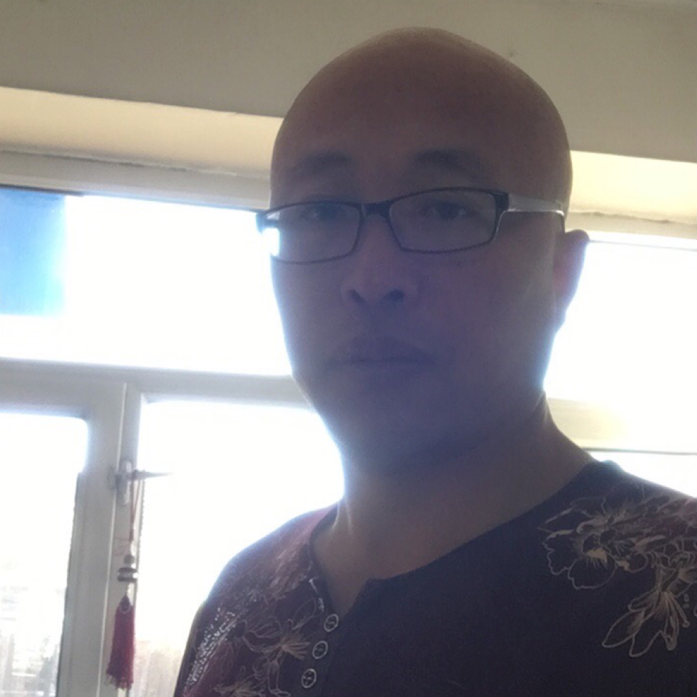 男人當(dāng)自強(qiáng)