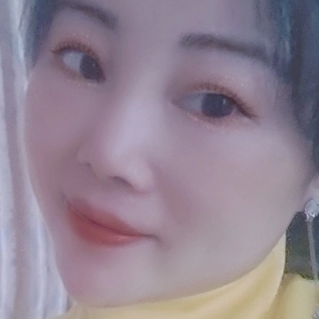 做你懷里的那只貓