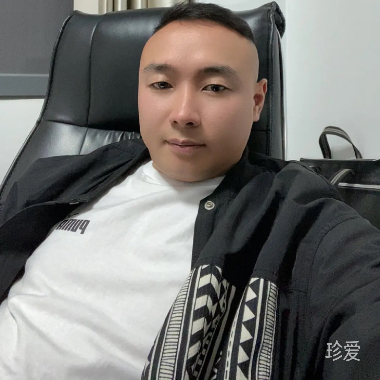 執(zhí)筆寫真良