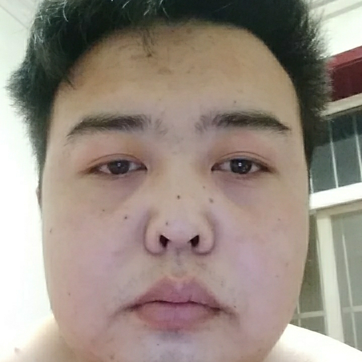 笑容背后的眼泪