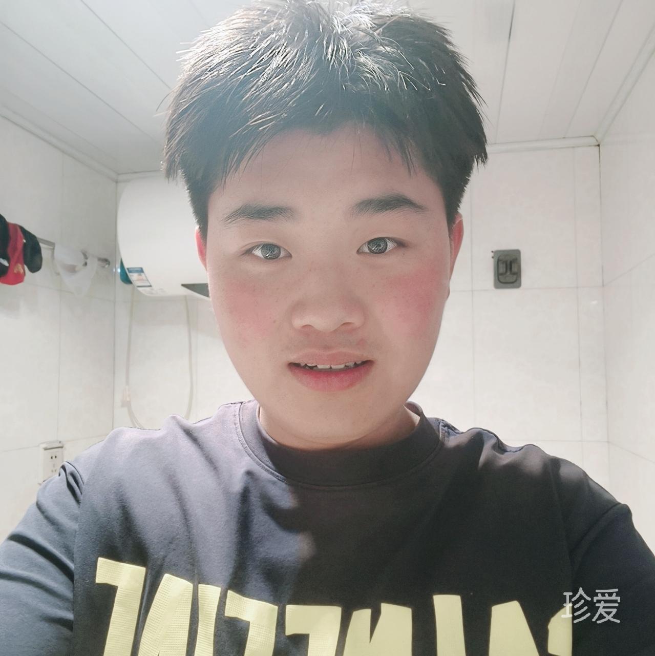 张鑫宇