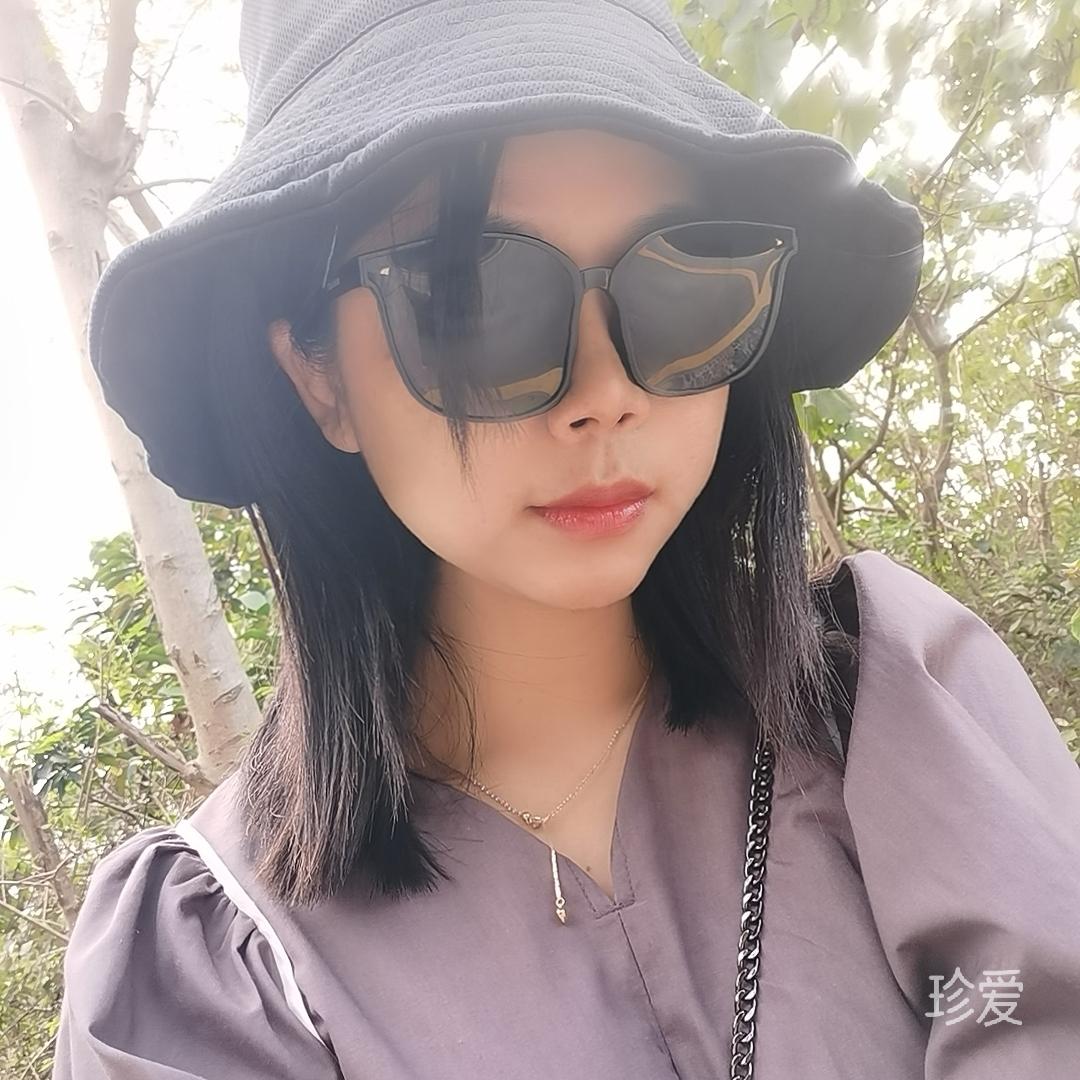 我見青山多嫵媚