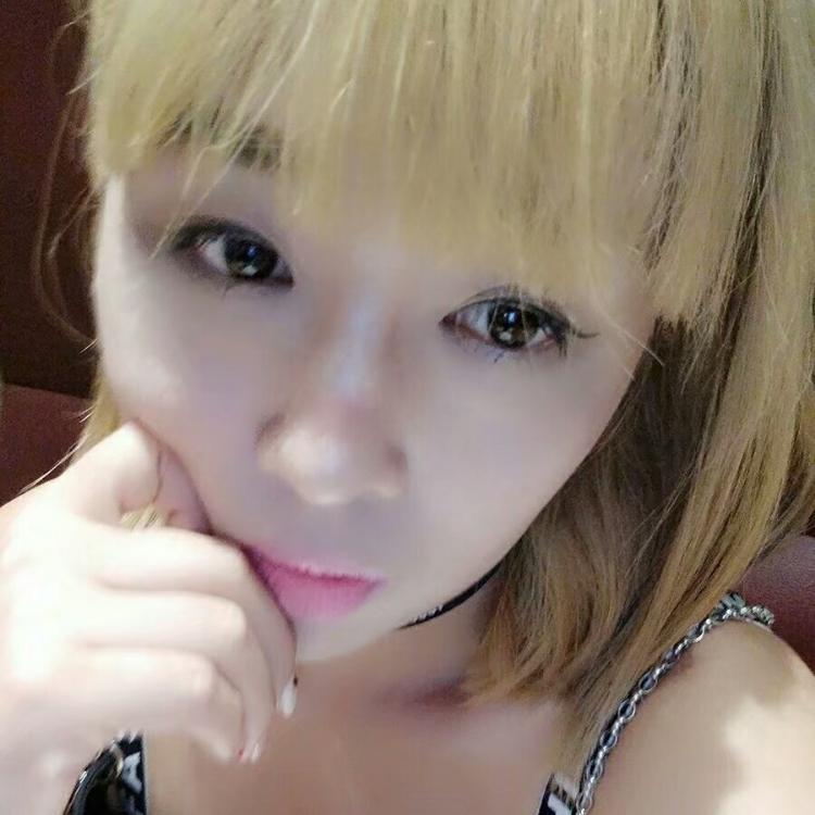 被爱伤过的小女人