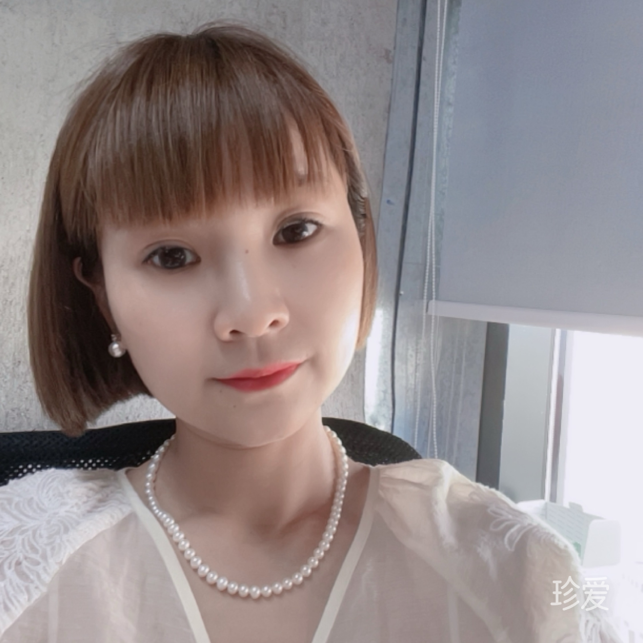 吃个喵巴掌