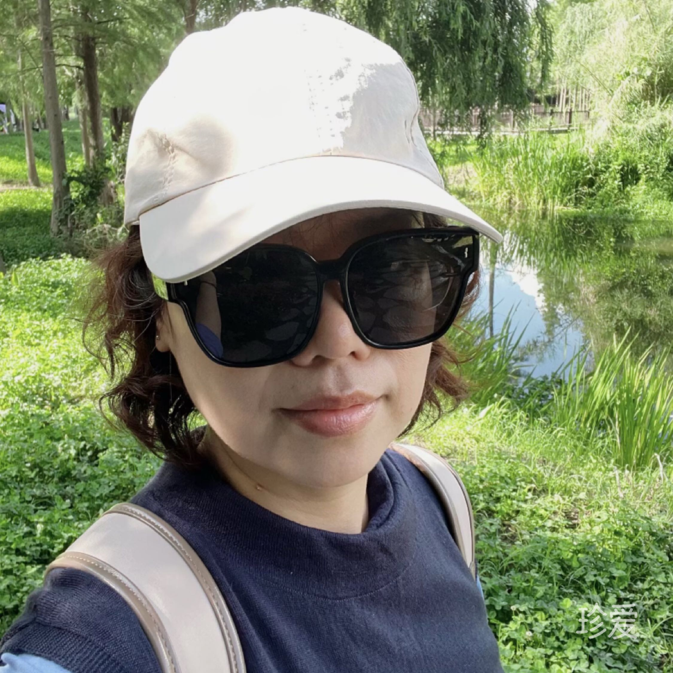 驻足回眸的笨笨