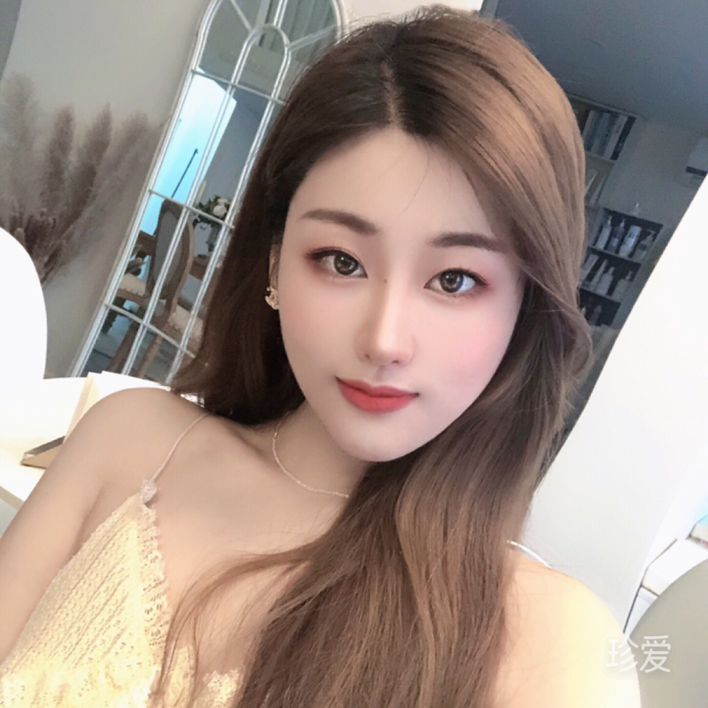 海藍(lán)時(shí)見鯨