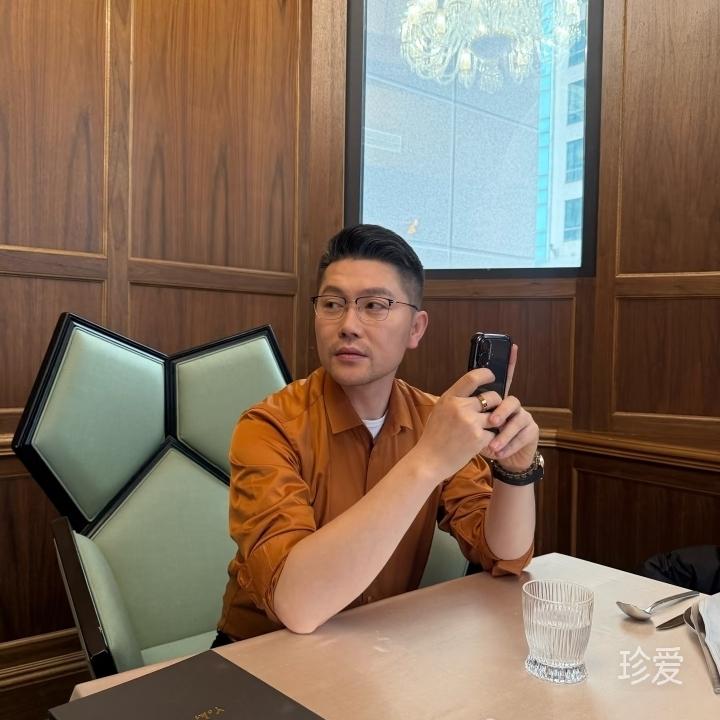 阳光下的大叔