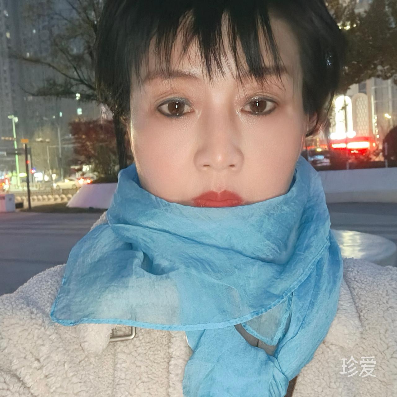 阳光在浪尖跳动