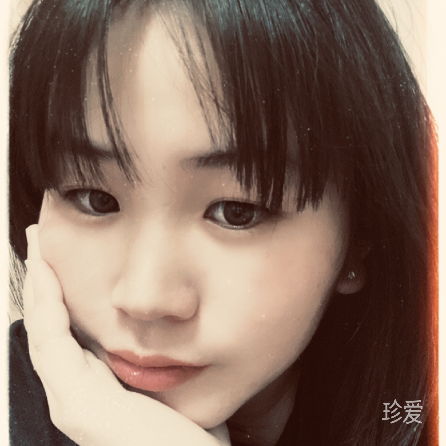 小笨蛋偷偷臉紅