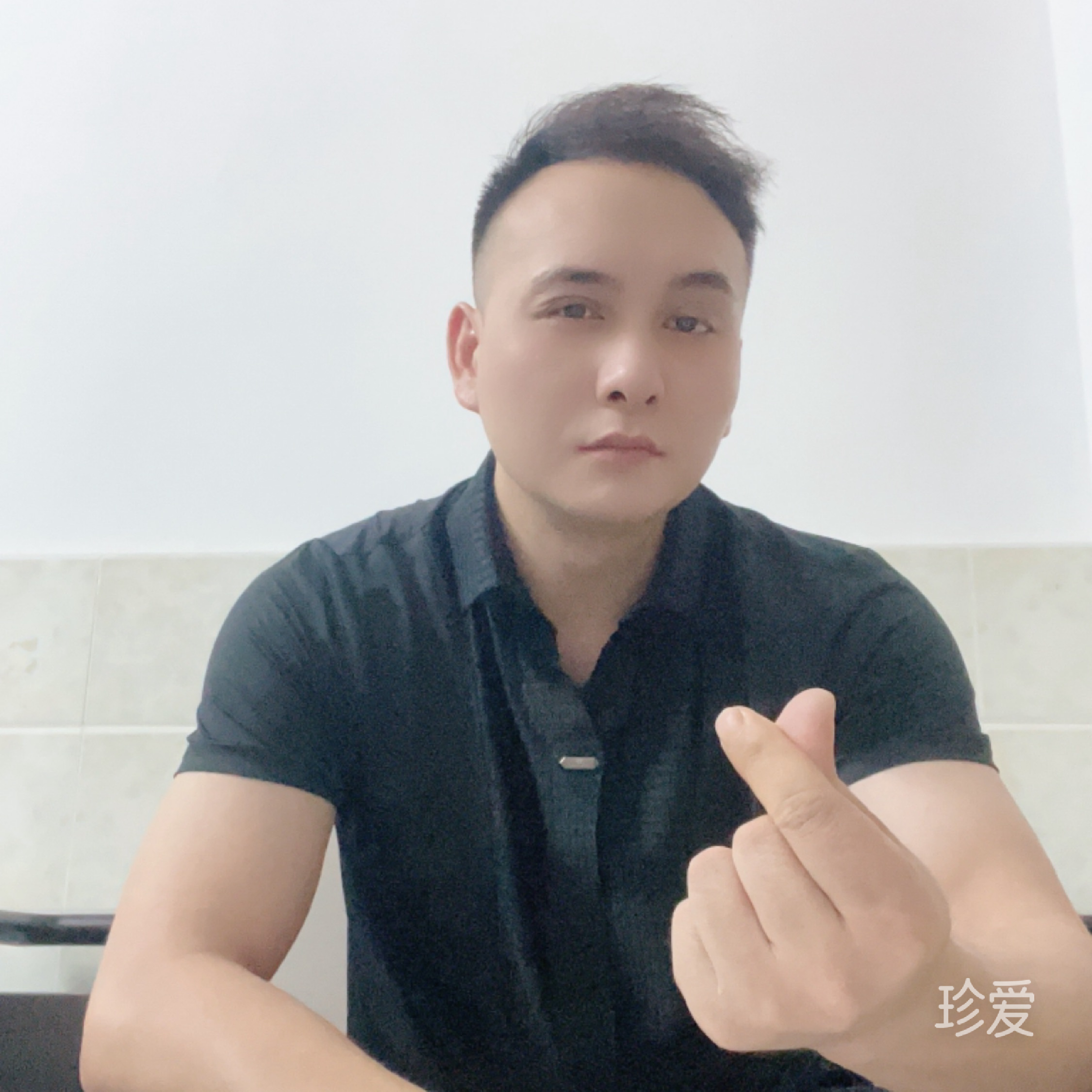 专踹瘸子那条好腿