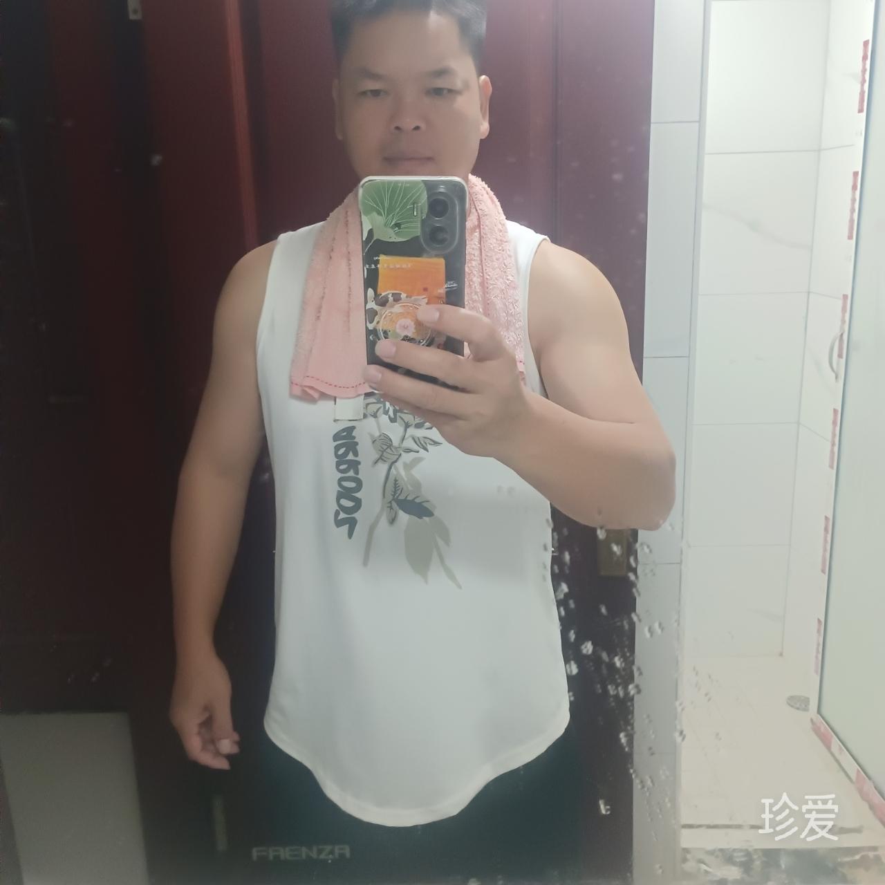 俊彩星驰