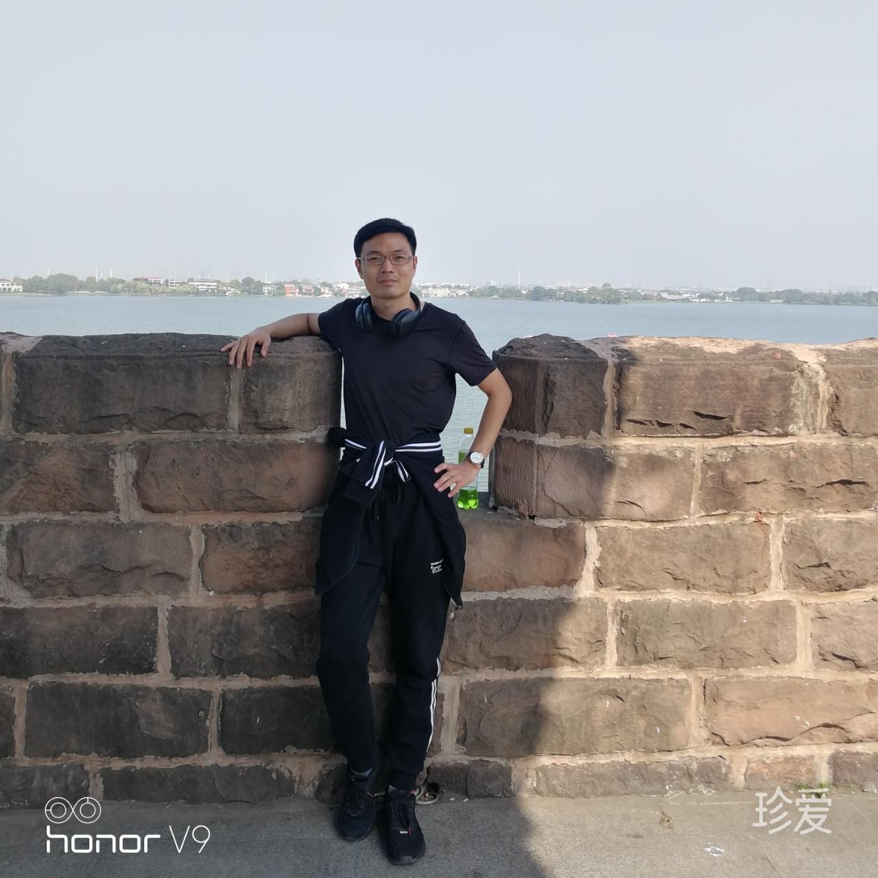 葫芦藤上露水挂