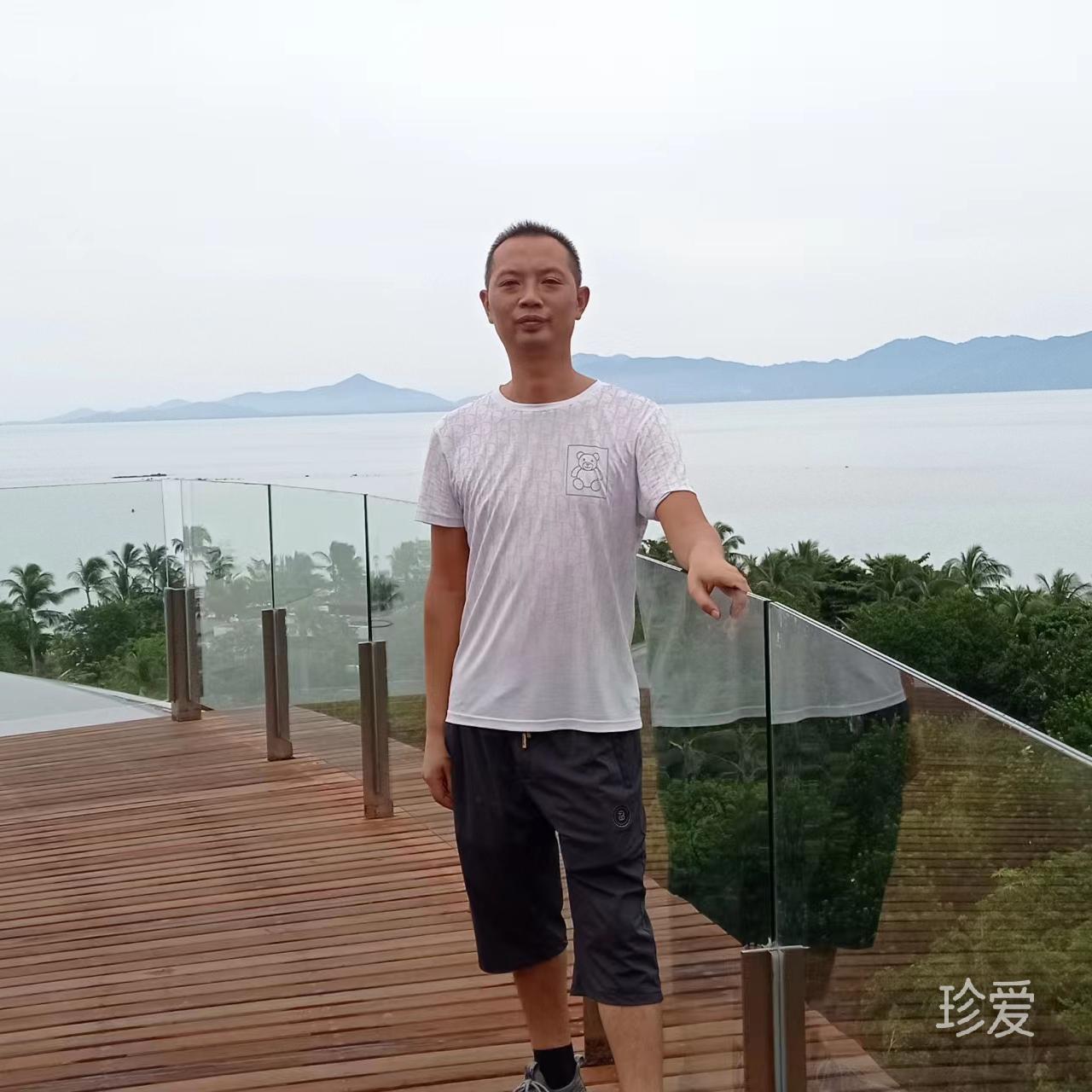 香煙點(diǎn)寂寞