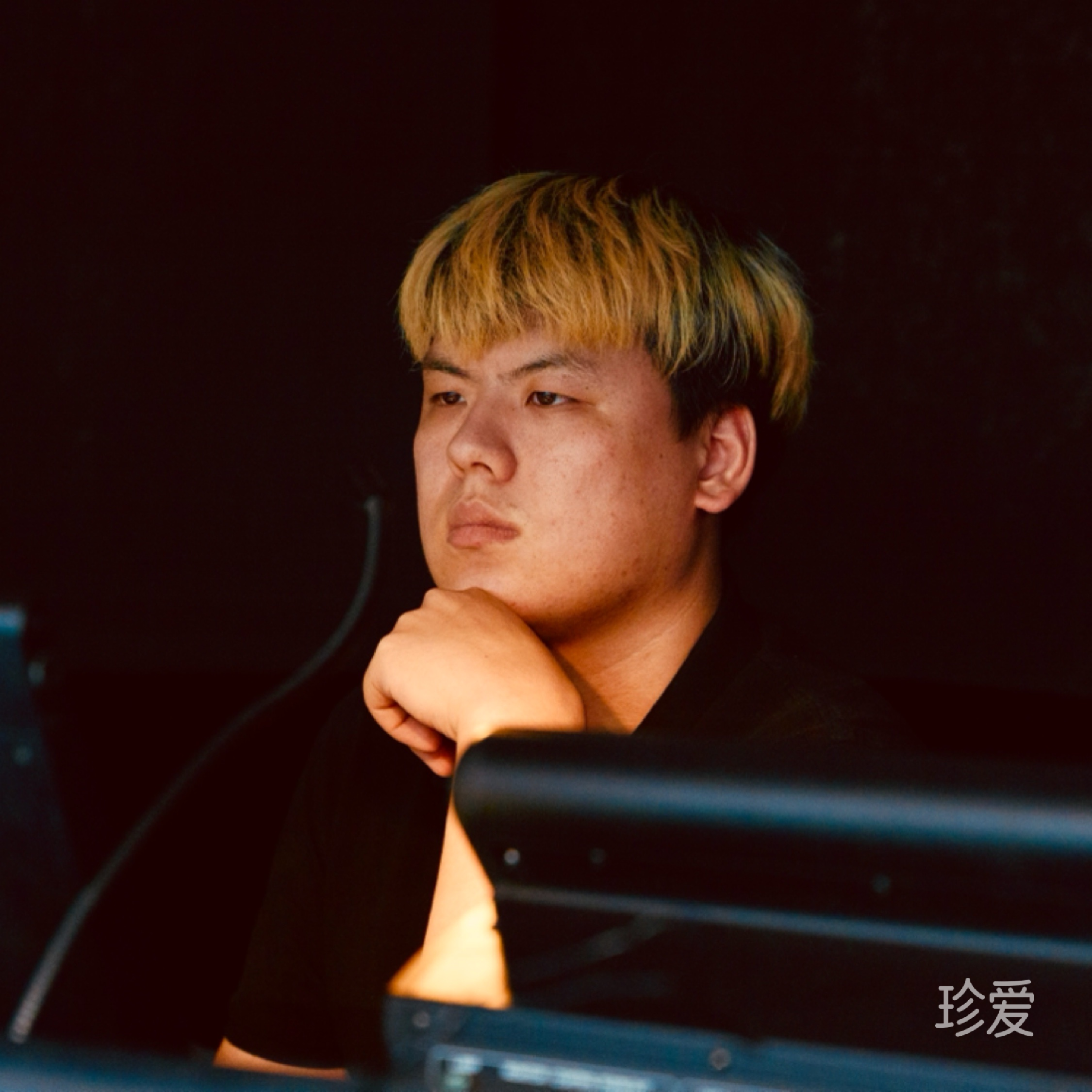 憨憨滴燈光師吖