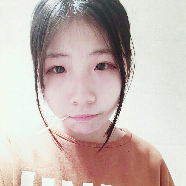 不愛糖果的小姐姐