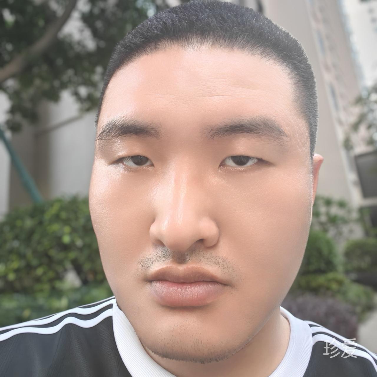 熊莫莫