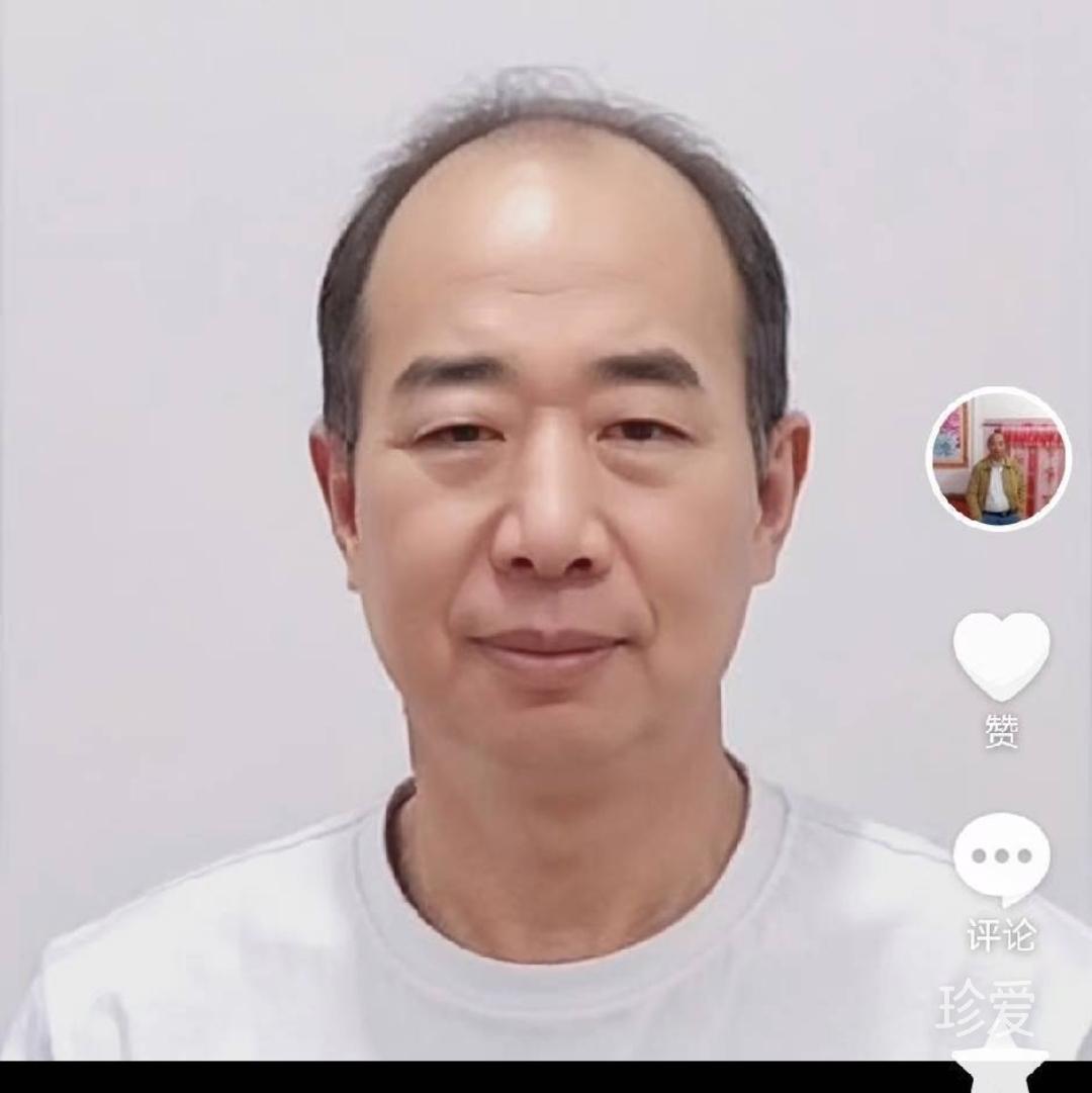 傲立潮头