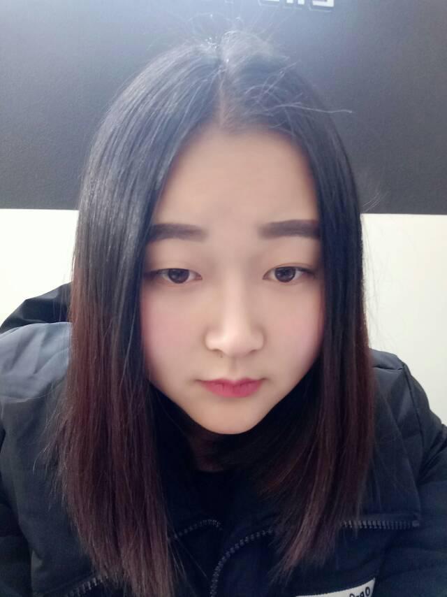 小小風(fēng)吹著碎花裙