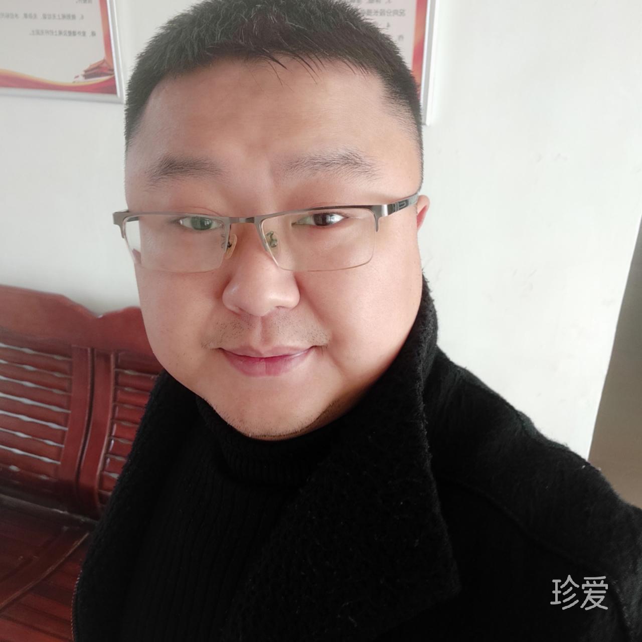 80后儒雅肌肉男