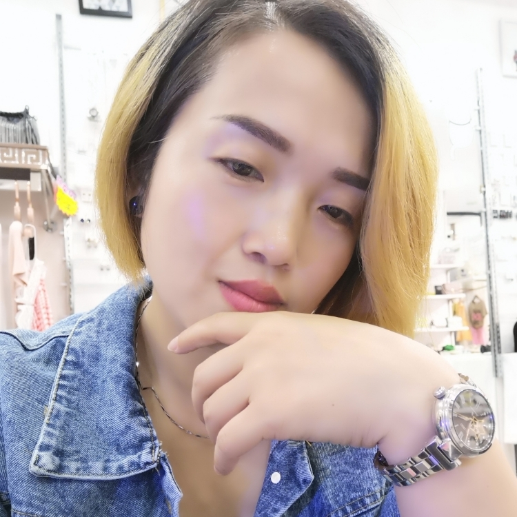 右手無(wú)名指