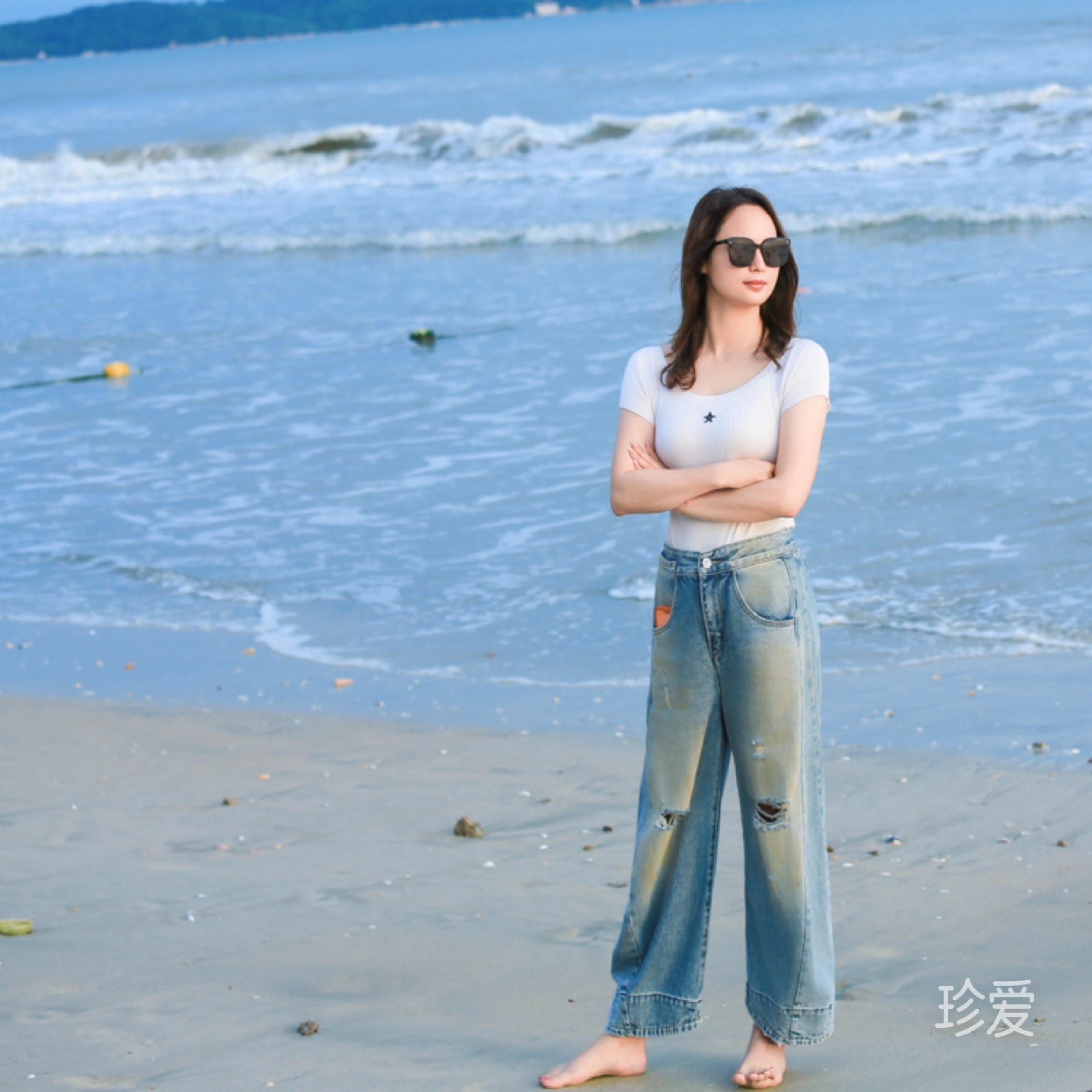 落单美少女