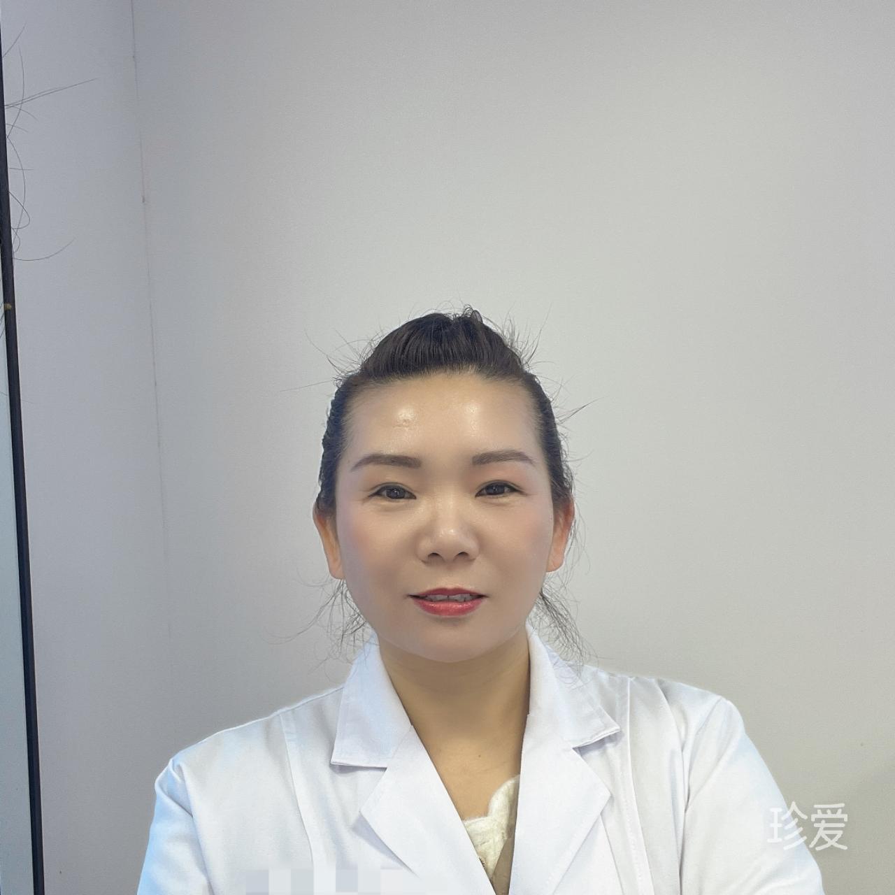 風(fēng)雨中的一顆小草